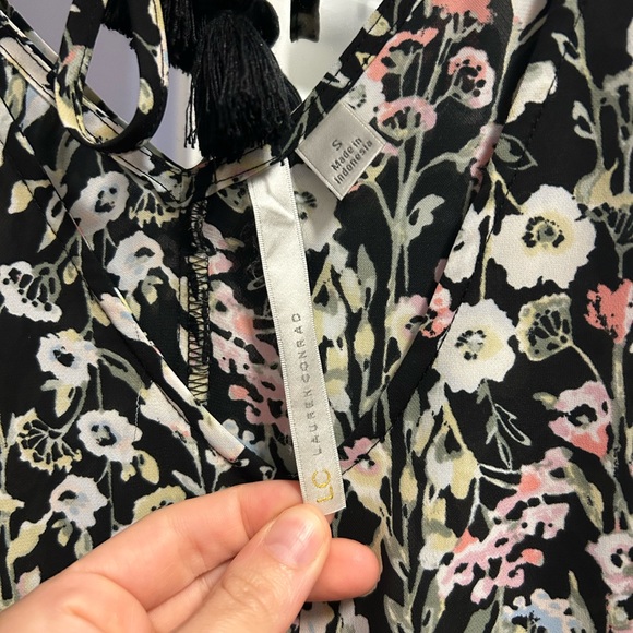 Lauren Conrad floral top - Picture 2 of 4